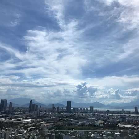 Beachfront Luxury Apartment - Rooftop Pool - ダナン市 エクステリア 写真