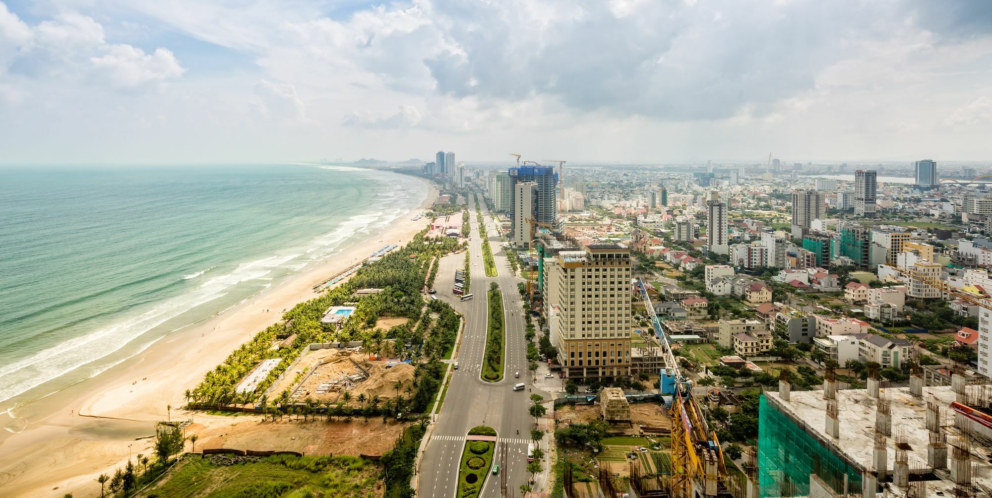 Beachfront Luxury Apartment - Rooftop Pool - ダナン市 エクステリア 写真